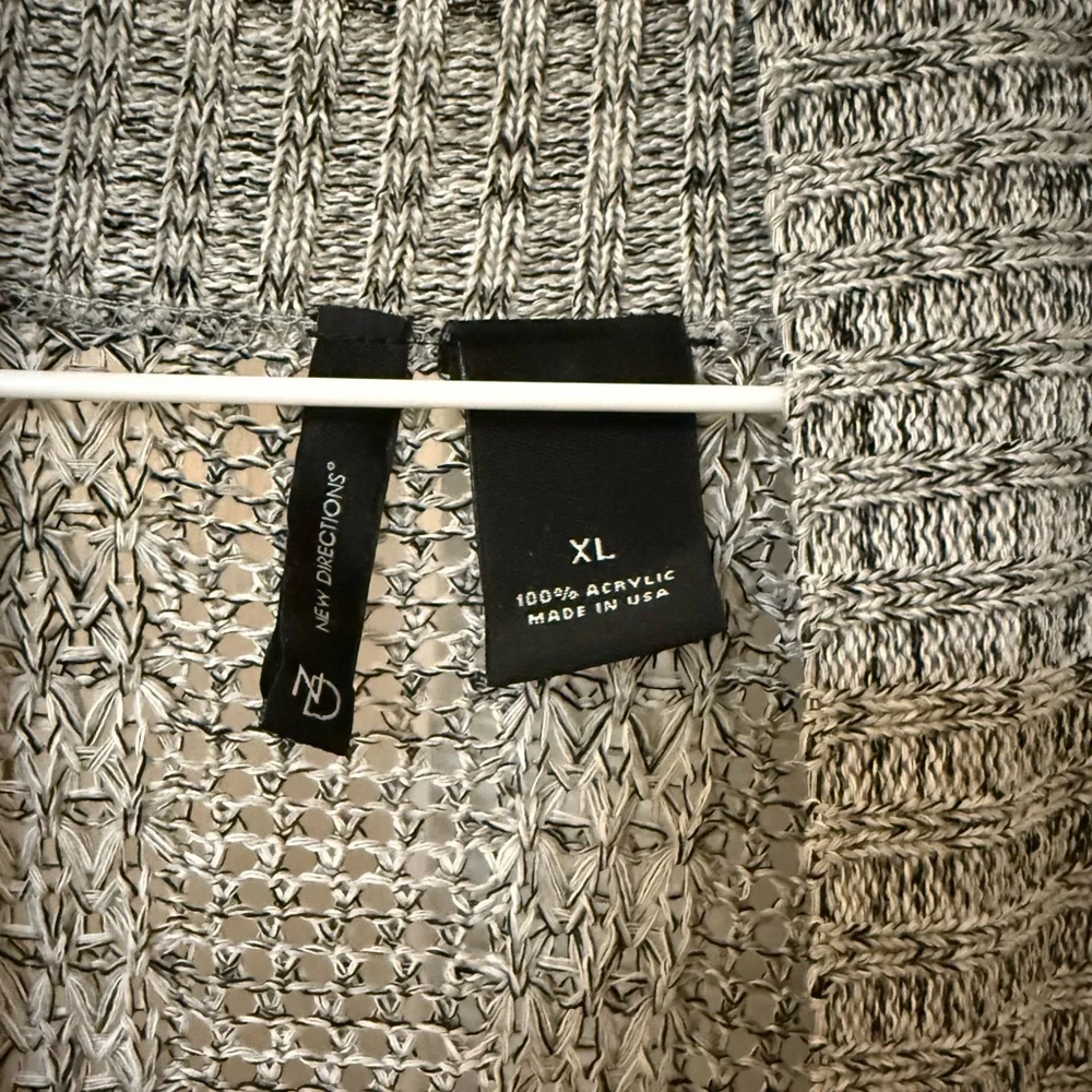 NWT Cardigan - Picture 4 of 4